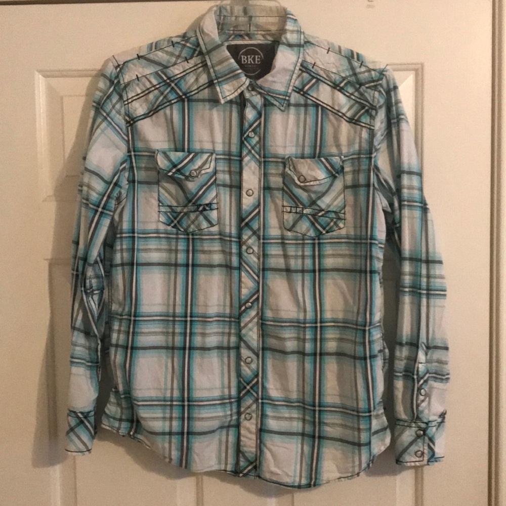 BKE men’s pearl snap shirt. Slim fit.